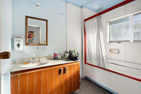 Photo of property in 1/35a Coniston Avenue, Te Atatu South, Auckland, 0610