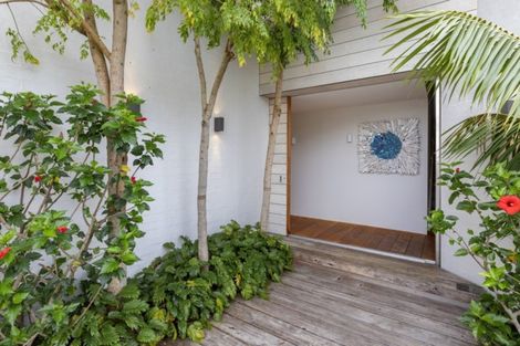 Photo of property in 65 Taumata Road, Omaha, 0986