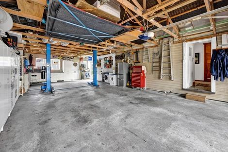 Photo of property in 58 Govett Avenue, Frankleigh Park, New Plymouth, 4310