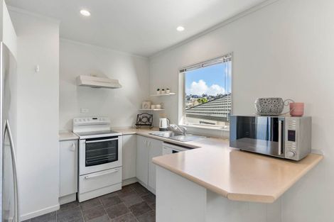 Photo of property in 1/8 Knott Road, Stanmore Bay, Whangaparaoa, 0932