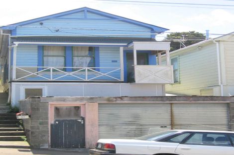 Photo of property in 30 Rolleston Street, Mount Cook, Wellington, 6021