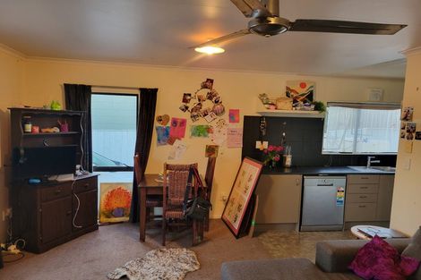 Photo of property in 96 Parrs Cross Road, Henderson, Auckland, 0612