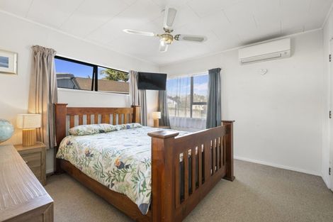 Photo of property in 81 Santiago Crescent, Unsworth Heights, Auckland, 0632