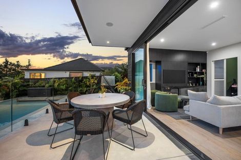 Photo of property in 23 Otakau Road, Milford, Auckland, 0620