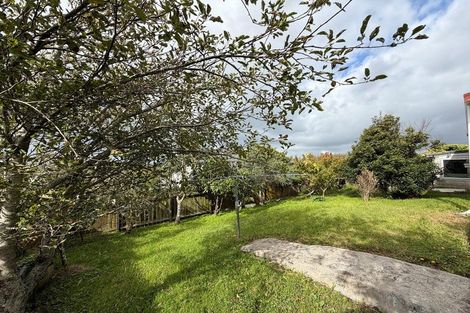 Photo of property in 77 Coronation Road, Hillcrest, Auckland, 0627