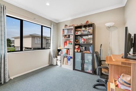 Photo of property in 2/26 James Street, Bayview, Auckland, 0629