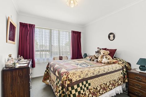 Photo of property in 11 Leon Place, Waitara, 4320