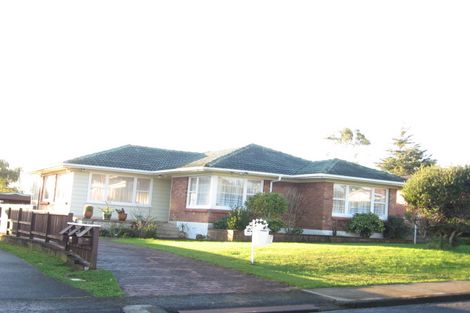 Photo of property in 16 Tomlinson Street, Hillpark, Auckland, 2102