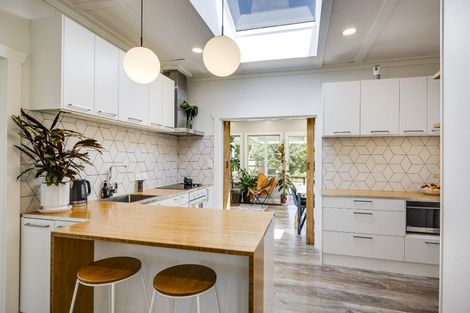 Photo of property in 23 Petane Road, Bay View, Napier, 4104