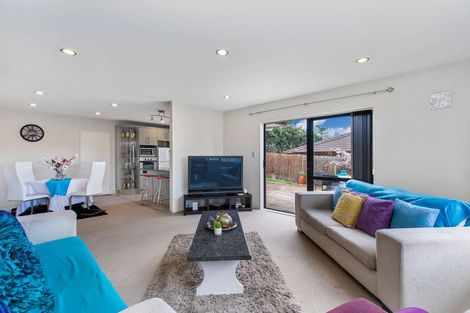 Photo of property in 39 South Kensington Way, Henderson, Auckland, 0612