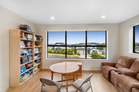 Photo of property in 11 Sunnyheights Road, Orewa, 0931