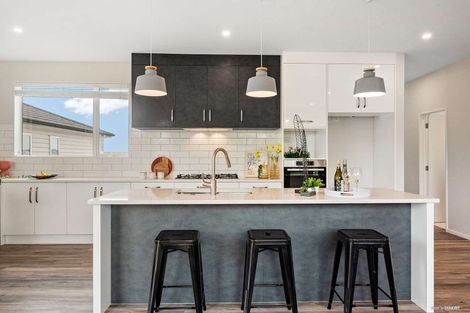 Photo of property in 10 Bine Crescent, Orewa, 0931