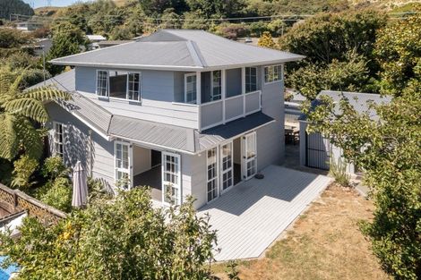 Photo of property in 11 Hookway Grove, Paraparaumu, 5032