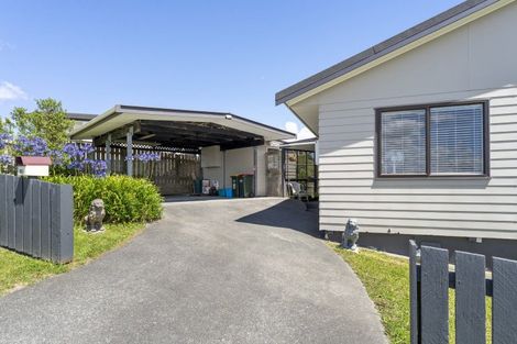 Photo of property in 24 Jasmine Grove, Maungaraki, Lower Hutt, 5010