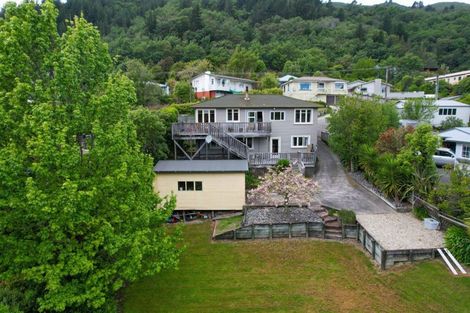 Photo of property in 92 Milton Terrace, Picton, 7220