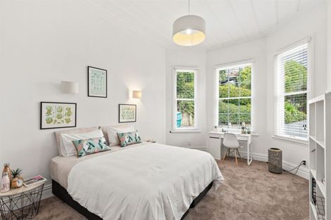 Photo of property in 20 Hebe Place, Birkenhead, Auckland, 0626