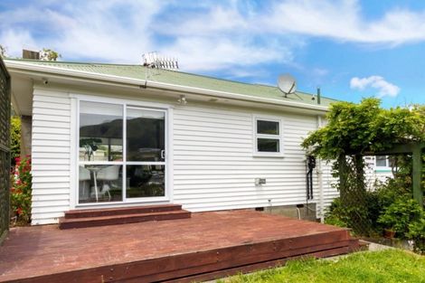 Photo of property in 71 Bell Street, Tawa, Wellington, 5028