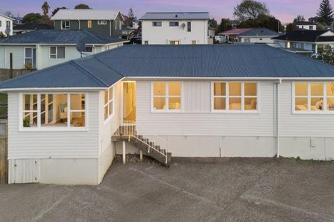 Photo of property in 25 Romney Place, Manurewa, Auckland, 2102