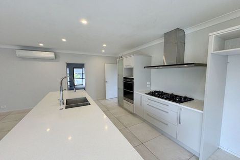 Photo of property in 11 Kaimanawa Road, Karaka, Papakura, 2113