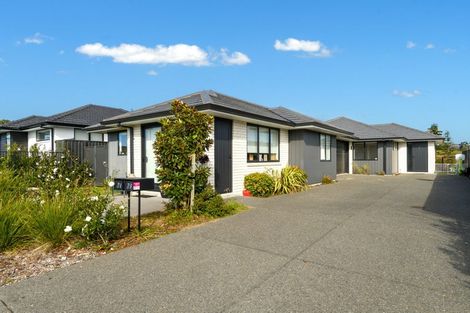 Photo of property in 21 Pioneer Crescent, Omokoroa, 3114