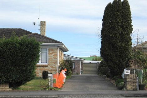 Photo of property in 37 Hukanui Road, Fairfield, Hamilton, 3214