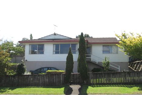 Photo of property in 1 Cedar Heights Avenue, Massey, Auckland, 0614