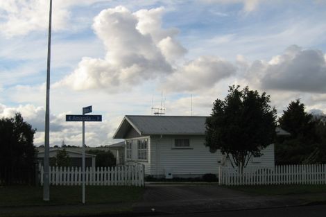 Photo of property in 82 Amanda Avenue, Dinsdale, Hamilton, 3204