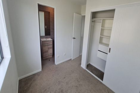 Photo of property in 15a Crestview Rise, Papakura, 2110