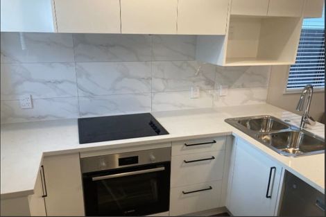 Photo of property in 83 Morihana Close, Glen Eden, 0602