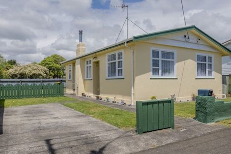 Photo of property in 30 Sussex Street, Levin, 5510