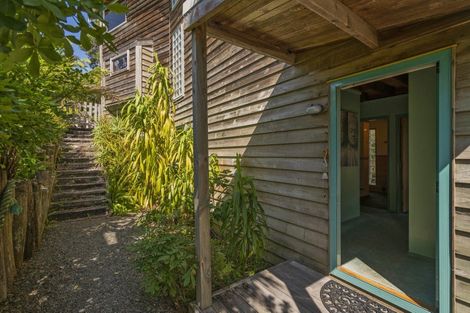 Photo of property in 35 Whiritoa Beach Road, Whiritoa, Whangamata, 3691