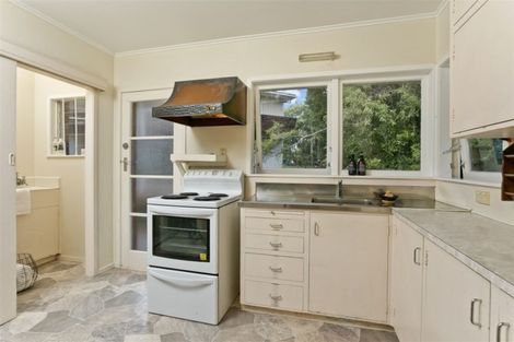 Photo of property in 2/10 Nea Place, Hillcrest, Auckland, 0627