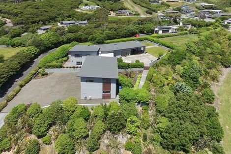 Photo of property in 2 Scoresby Grove, Whitby, Porirua, 5024