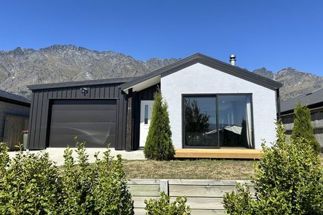 Photo of property in 51 Howden Drive, Jacks Point, 9371