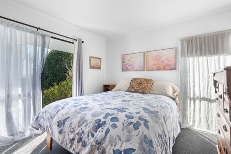 Photo of property in 29 Matthew Place, Kawaha Point, Rotorua, 3010