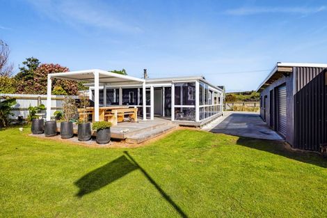 Photo of property in 49 Kawei Road, Ohawe, Hawera, 4671