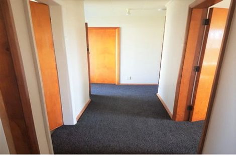 Photo of property in 35 Cornwall Crescent, Cannons Creek, Porirua, 5024