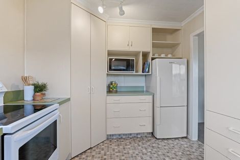 Photo of property in 6c Fairview Place, Westown, New Plymouth, 4310