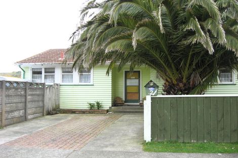 Photo of property in 2 Dewsbury Grove, Wainuiomata, Lower Hutt, 5014