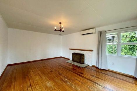 Photo of property in 15 Beaumont Crescent, Frankleigh Park, New Plymouth, 4310