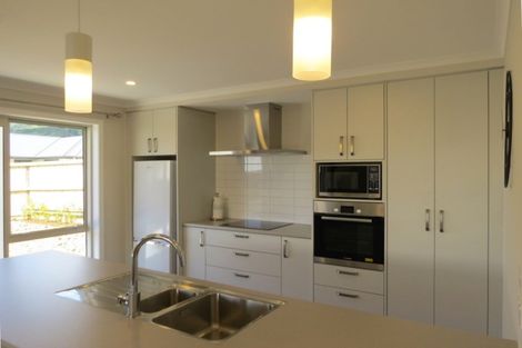 Photo of property in 64 Golden Shore Place, Coromandel, 3506