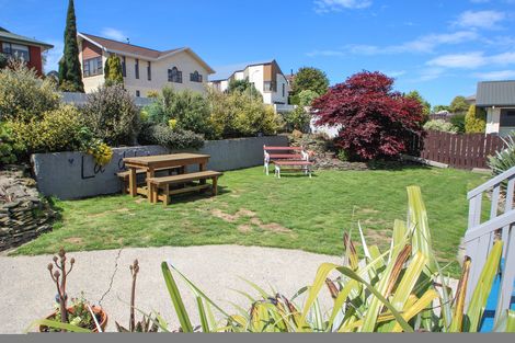 Photo of property in 30 Leven Street, South Hill, Oamaru, 9400