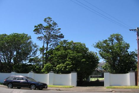 Photo of property in 56 Shakespeare Road, Milford, Auckland, 0620