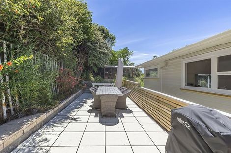 Photo of property in 28 Oak Avenue, Paremata, Porirua, 5024