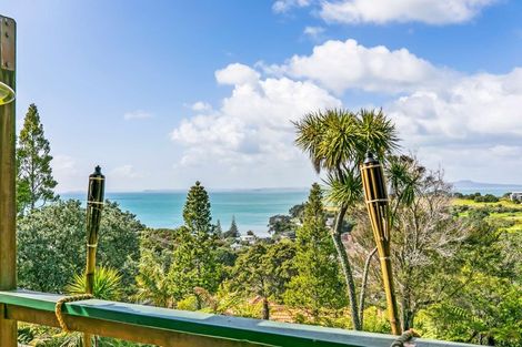 Photo of property in 82 Wade River Road, Stanmore Bay, Whangaparaoa, 0932
