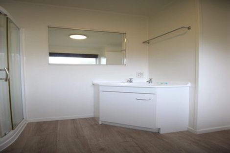 Photo of property in 2/2 Bentley Avenue, Glenfield, Auckland, 0629