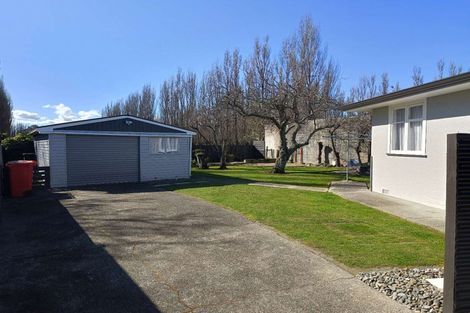 Photo of property in 43 Ruamahanga Crescent, Terrace End, Palmerston North, 4410