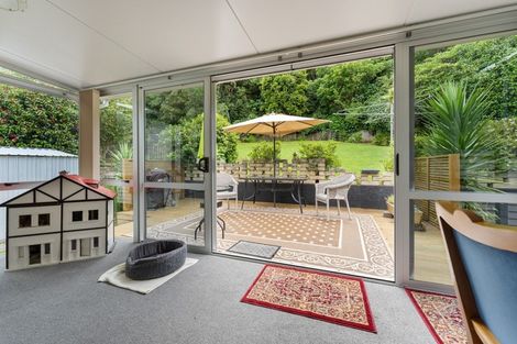 Photo of property in 21 Ambury Place, Merrilands, New Plymouth, 4312