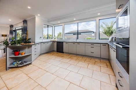 Photo of property in 62 Keywella Drive, Conifer Grove, Takanini, 2112