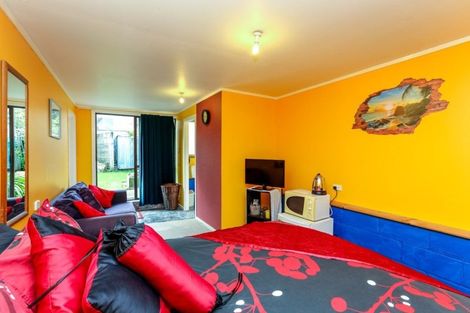 Photo of property in 3 Ranfurly Street, Frankleigh Park, New Plymouth, 4310